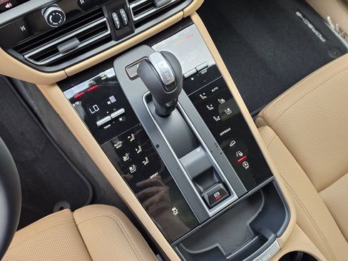New 2026 Porsche Macan AWD/4WD image 27