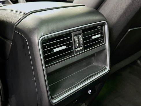 Used 2023 Porsche Cayenne AWD/4WD image 27