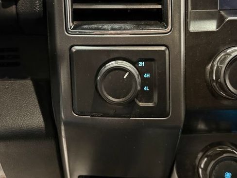 Used 2020 Ford F150 XLT w/ Equipment Group 302A Luxury AWD/4WD image 18