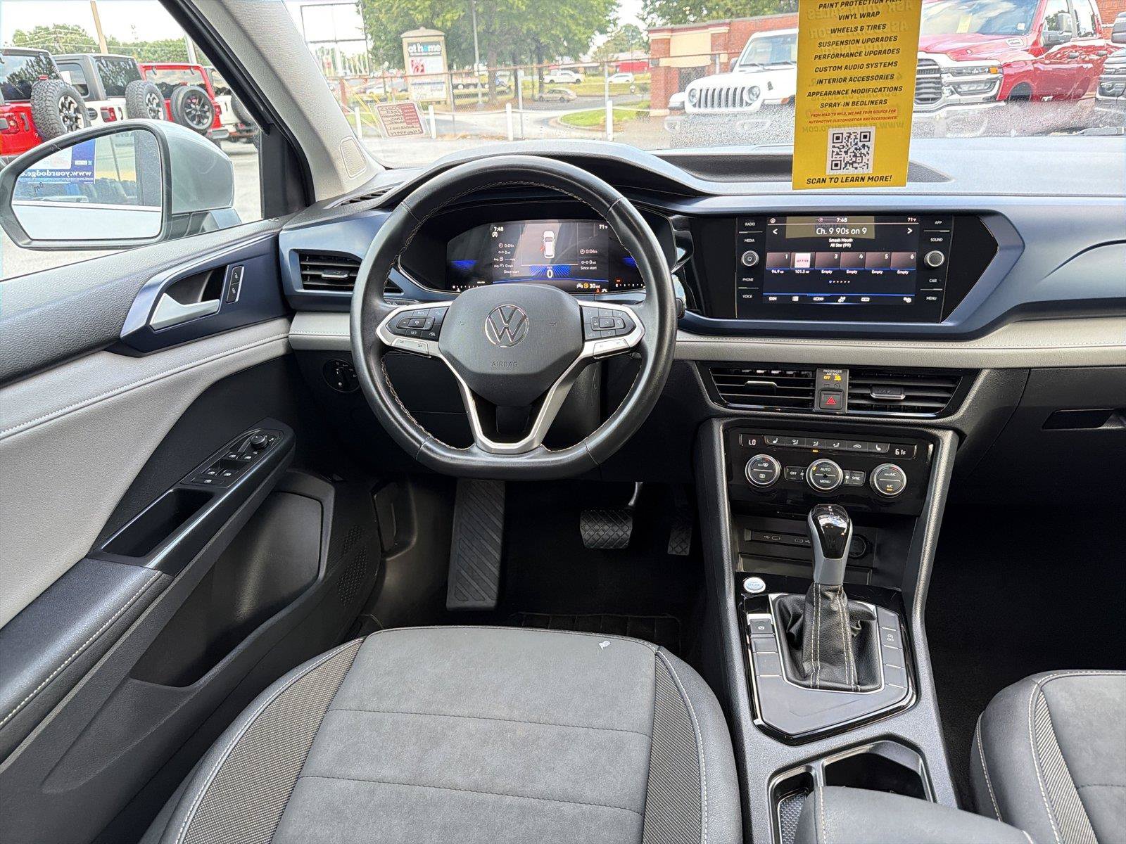 Used 2024 Volkswagen Taos SE FWD image 15