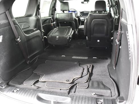 Used 2025 Chrysler Pacifica Limited FWD image 48