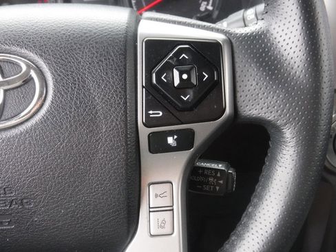 Used 2022 Toyota 4Runner SR5 Premium w/ Moonroof Package image 39