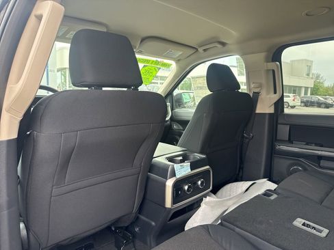 Used 2024 Ford Expedition XL AWD/4WD image 16