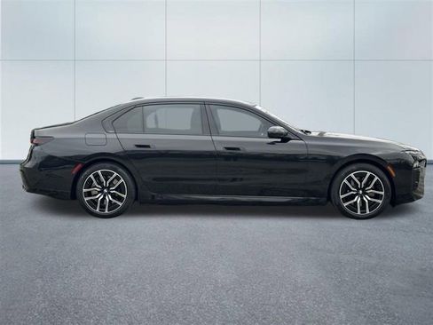 Certified 2023 BMW i7 xDrive60 image 5