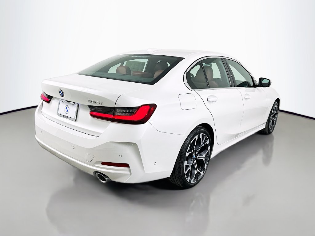 Used 2026 BMW 330i Sedan w/ Convenience Package RWD image 5