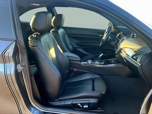 Used 2016 BMW M235i Coupe image 7