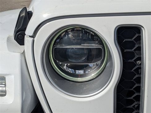 Used 2022 Jeep Wrangler Unlimited Sahara image 8