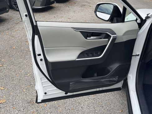 New 2025 Toyota RAV4 XLE image 16