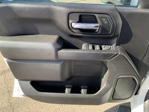 Used 2024 Chevrolet Silverado 2500 Custom w/ Custom Value Package image 16