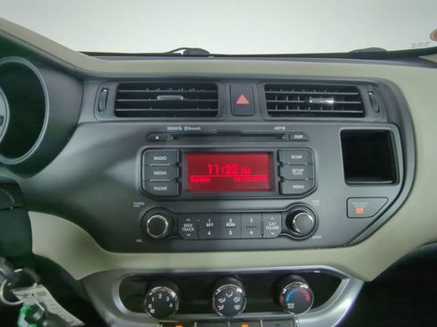 Used 2013 Kia Rio EX FWD image 22