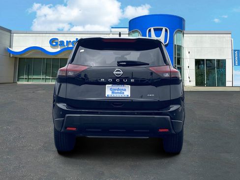 Used 2025 Nissan Rogue SV AWD/4WD image 5