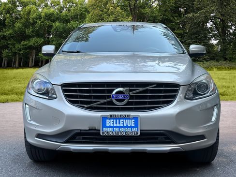 Used 2017 Volvo XC60 T6 Inscription w/ Preferred Option Package image 2