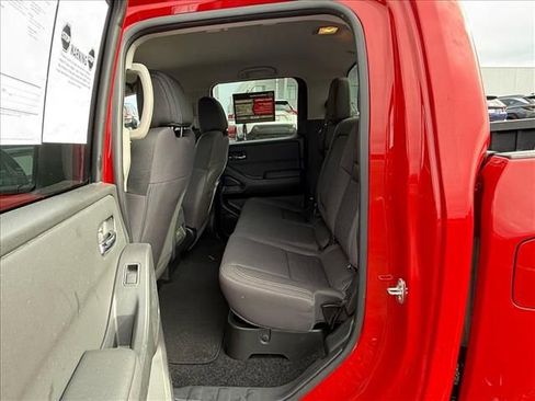 Certified 2024 Nissan Frontier SV image 13
