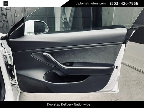 Used 2018 Tesla Model 3 Long Range RWD image 26