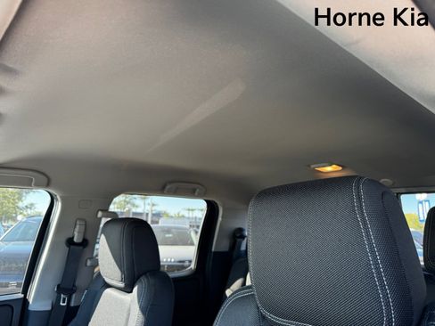 Used 2022 Nissan Frontier SV image 23