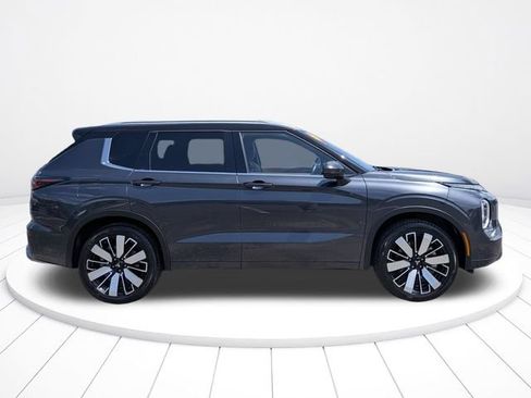 Used 2025 Mitsubishi Outlander SEL AWD/4WD image 2