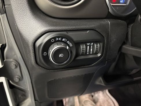 Used 2021 Jeep Wrangler Sport S image 22