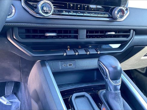 Certified 2023 Chevrolet Colorado LT w/ LT Convenience Package image 31