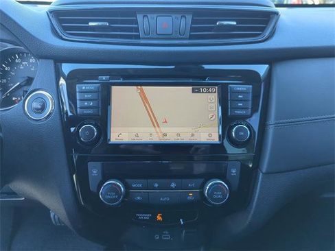 Certified 2018 Nissan Rogue SL w/ Premium Package image 30