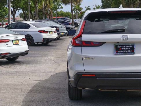 Used 2024 Honda CR-V EX-L image 16