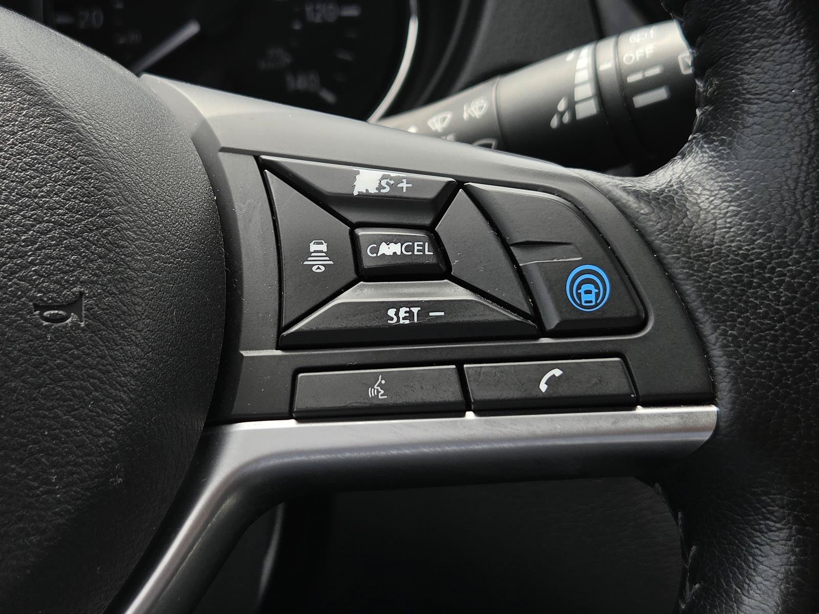 Used 2022 Nissan Rogue Sport SV w/ Technology Package FWD image 30