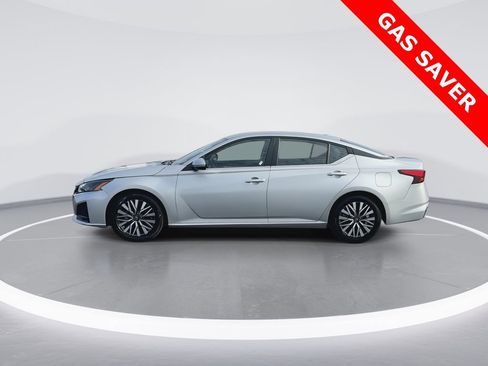 Used 2023 Nissan Altima 2.5 SV FWD image 5