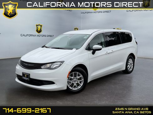 Used 2023 Chrysler Voyager LX FWD image 1