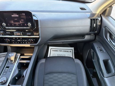 Used 2023 Nissan Pathfinder SV w/ SV Premium Package image 17