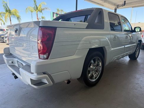 Used 2002 Chevrolet Avalanche 2WD image 10