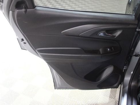 Used 2023 Chevrolet TrailBlazer LT w/ Convenience Package FWD image 19