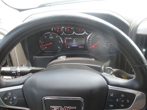 Used 2014 GMC Sierra 1500 SLT w/ SLT Crew Cab Value Package AWD/4WD image 30
