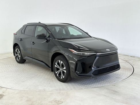 Used 2024 Toyota bZ4X XLE w/ Weather Package image 7