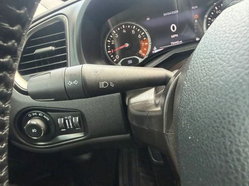 Used 2018 Jeep Renegade Limited FWD image 16