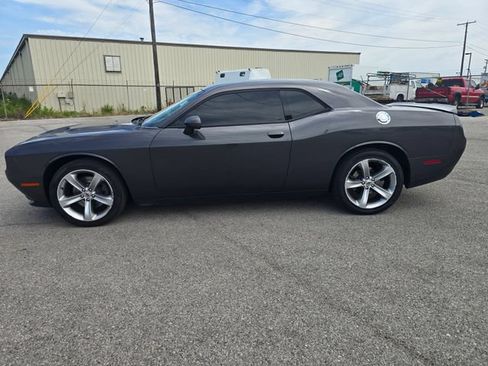 Used 2018 Dodge Challenger R/T RWD image 6