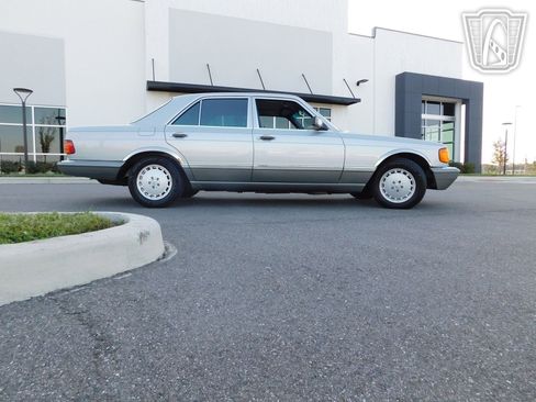 Used 1990 Mercedes-Benz 300 SE image 12