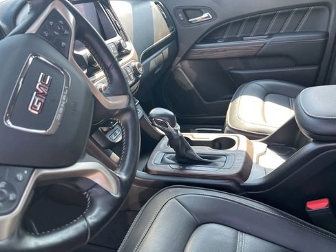 Used 2022 GMC Canyon Denali image 25