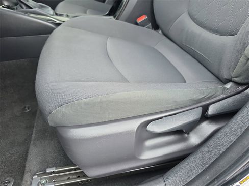 Used 2022 Toyota Corolla LE image 27