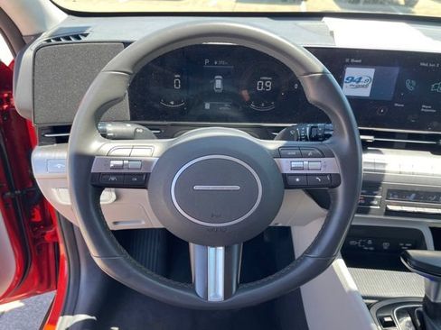 Used 2025 Hyundai Kona SEL AWD/4WD image 14