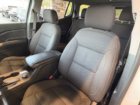 Used 2018 GMC Acadia SLE image 23