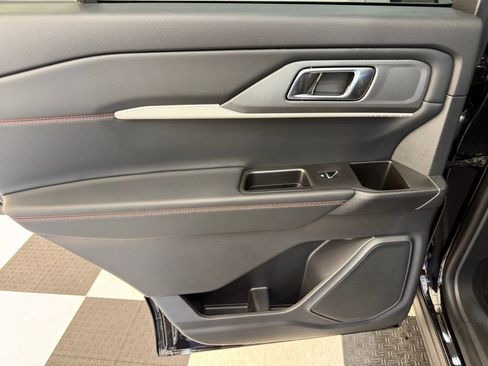 New 2026 Ford Explorer ST-Line w/ ST-Line Street Pack image 19
