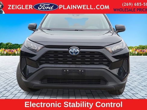 Used 2022 Toyota RAV4 LE image 8