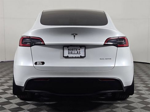 Used 2023 Tesla Model Y Long Range image 4