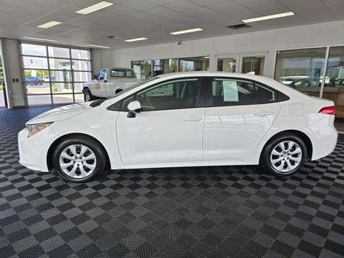 Used 2026 Toyota Corolla LE FWD image 6