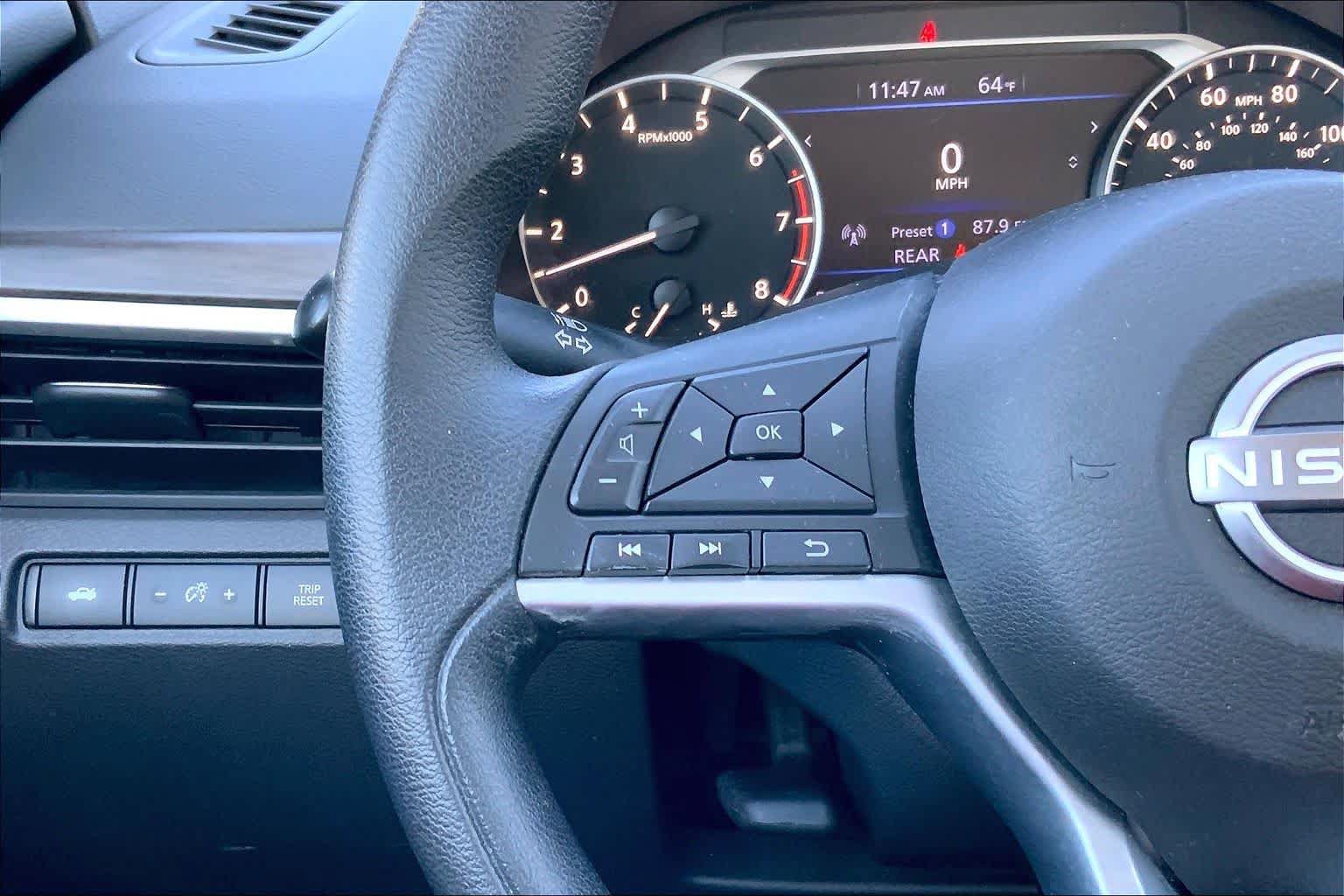 Used 2025 Nissan Altima 2.5 SV FWD image 22