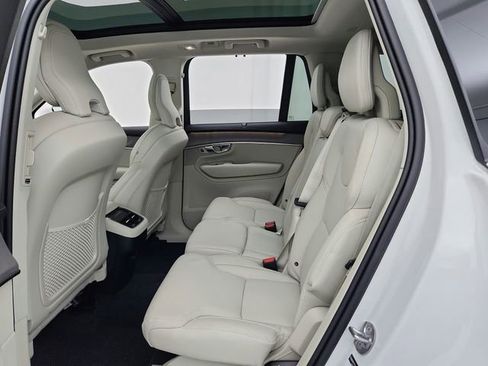 New 2026 Volvo XC90 B6 Ultra image 28