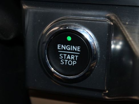 Used 2021 Ford F150 Lariat w/ Trailer Tow Package image 27