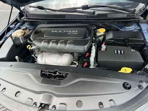 Used 2015 Chrysler 200 S w/ Comfort Group FWD image 11