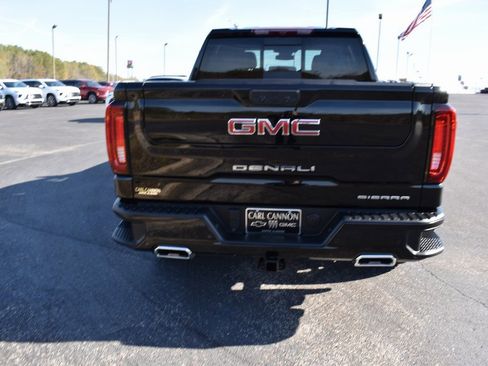 Certified 2022 GMC Sierra 1500 Denali image 5
