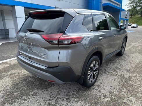 Used 2023 Nissan Rogue SV image 5