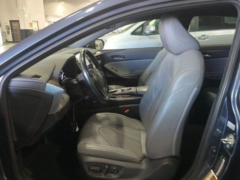 Used 2020 Toyota Avalon XLE image 4